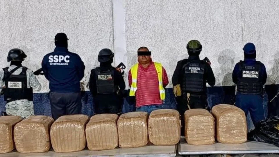 Detienen a hombre con más de 130 kilos de marihuana en El Carmen, NL. Créditos: Cortesía