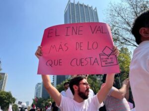 Las reformas deben nacer del consenso, del diá- logo y de la búsqueda del bien común