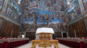 El fresco del 'Juicio Final' de Miguel Ángel preside la Capilla Sixtina (El fresco del 'Juicio Final' de Miguel Ángel preside la Capilla Sixtina.