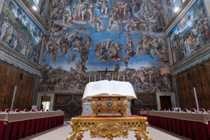 El fresco del 'Juicio Final' de Miguel Ángel preside la Capilla Sixtina (El fresco del 'Juicio Final' de Miguel Ángel preside la Capilla Sixtina.