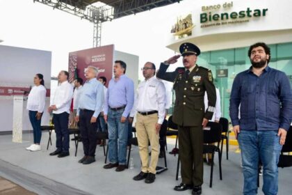 AMLO le dio funciones a la Marina que no le correspondían a su obligación constitucional. Al momento que le encargan la administración de aduanas, puertos y hasta la construcción de obra pública,