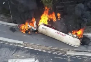 con saldo de 21 fallecidos y casi un centenar de personas heridas y con quemaduras, resultan ser particularmente dolorosas, porque se trata de siniestros evitables, de pérdidas absurdas, de hechos que sí ocurren de manera fortuita, pero que en México son más constantes por errores humanos,