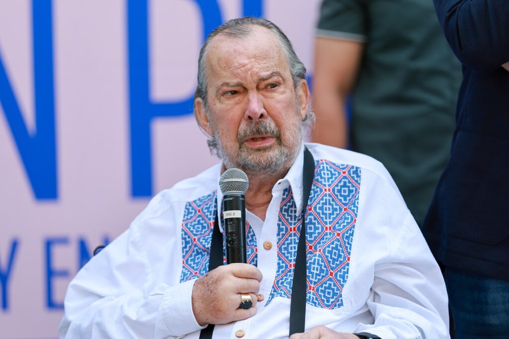 Mauricio Fernández Garza está en el hospital.