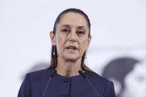 Perú aprueba nombrar persona non grata a la presidenta de México.