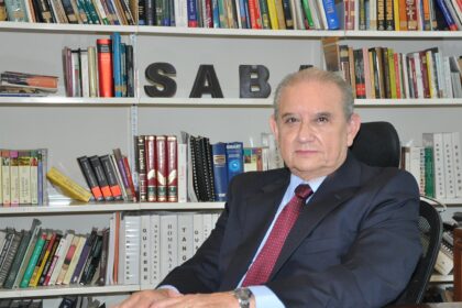 El portento de conocer la opinión de millones con muestras aleatorias tan pequeñas como 400,