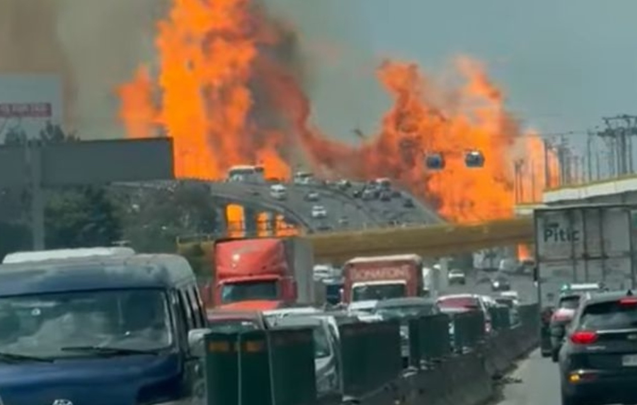 Ayer miércoles 10 de septiembre alrededor de las dos de la tarde, el cielo de Iztapalapa se llenó de fuego. Una pipa de gas explotó en el Puente de la Concordia, muy cerca del Metro Santa Martha