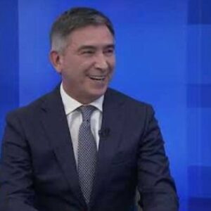 la violencia que no es cercana, no afecta a la percepción de la gente, tal es el caso de homicidios dolosos, secuestros, feminicidios, desapariciones, pero los delitos menoren como robo, extorsión a negocios y personas en general, secuestros, asaltos y otros más, si inciden en la percepción de la ciudadanía