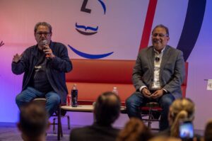 La presentación del libro “El General Orejón Ese” reunió a decenas de asistentes.