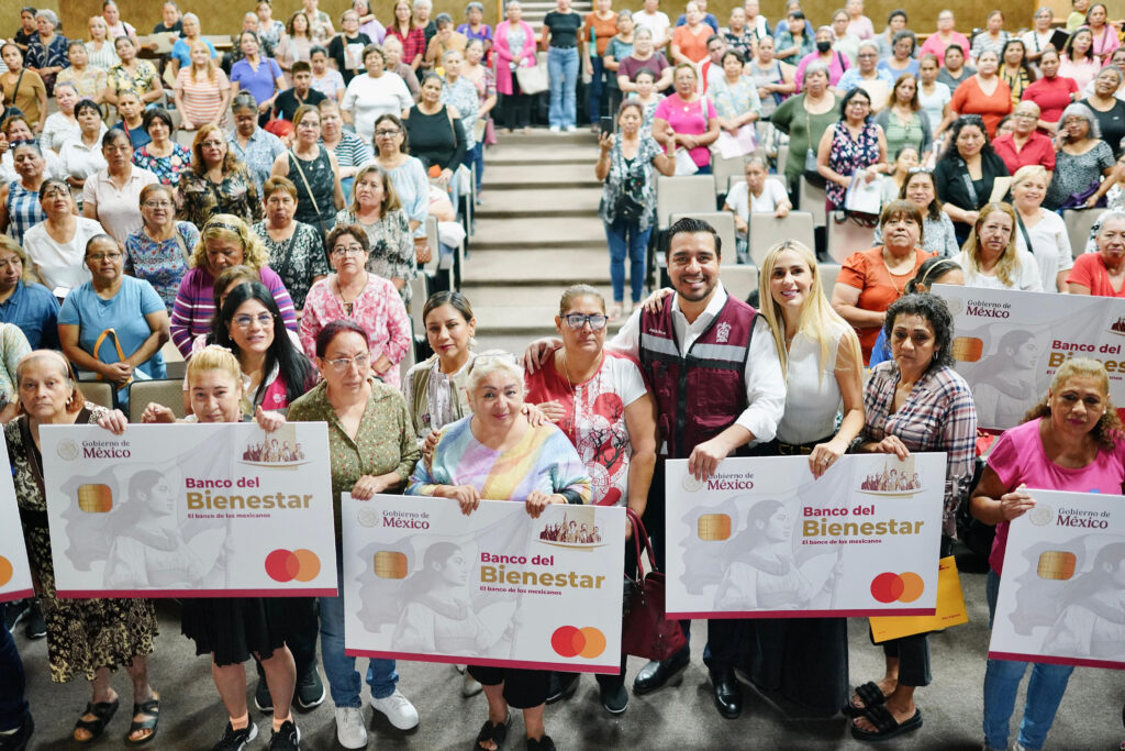 Con este apoyo se fortalece la economía de las mujeres y se garantiza el acceso a los programas sociales que les corresponde por derecho, como la pensión Mujeres Bienestar, dirigida a quienes tienen de 60 a 64 años, que consiste en la entrega de 3 mil pesos bimestrales.
