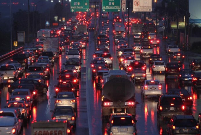 Se nos va la vida en el tráfico: La movilidad en Monterrey
