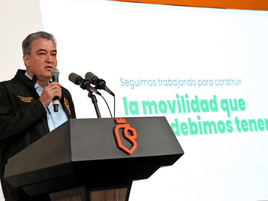 En estas obras se cuenta con un total de 70 frentes de trabajo y una fuerza laboral de más de 3 mil 511 personas,