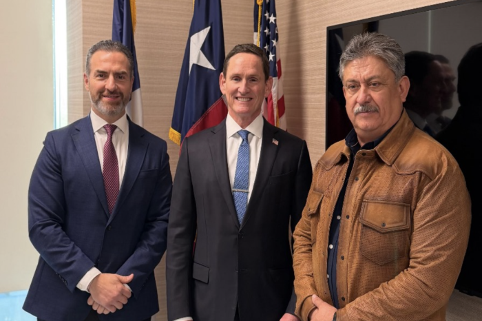 Con el objetivo de refrendar la hermandad entre Monterrey y la ciudad de Dallas, Texas, además de intercambiar buenas prácticas que se podrán replicar en ambas ciudades y sostener reuniones con representantes de diversos sectores, el alcalde Adrián de la Garza inició hoy una gira de trabajo por esa localidad.