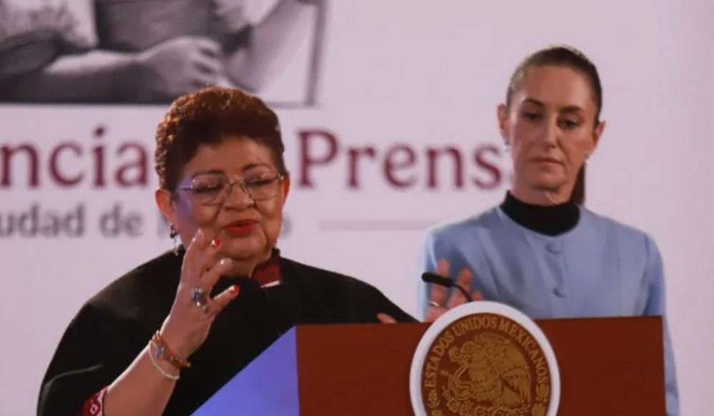 la ley dice que ante la ausencia del Fiscal su lugar lo tomará el Titular de la Fiscalía Especializada de Control Competencial y casualmente de manera sorpresiva y relámpago había nombrado para el cargo a Ernestina Godoy,