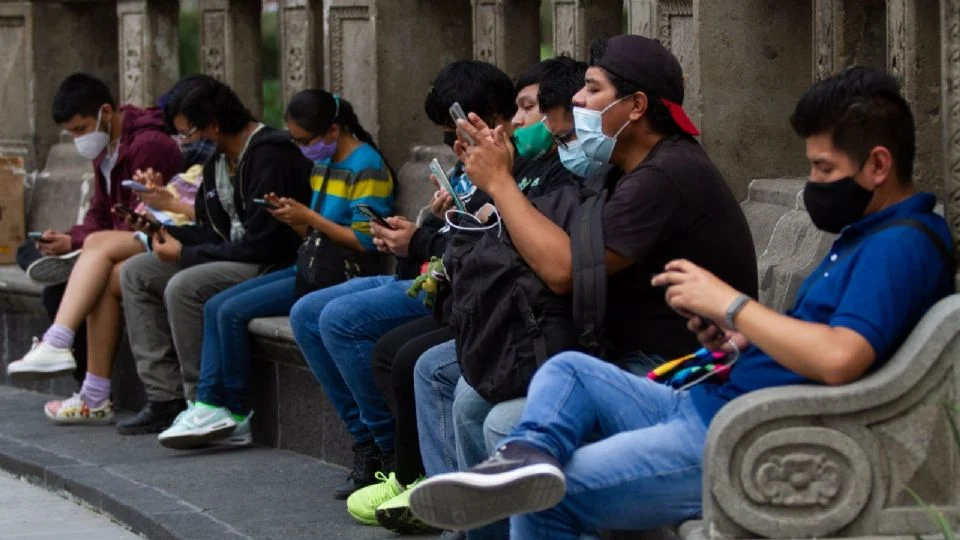 26 de octubre: En México, la cuenta somosgeneracionzmx con treinta mil seguidores en Instagram convoca por primera vez a una manifestación nacional para el 15 de noviembre.