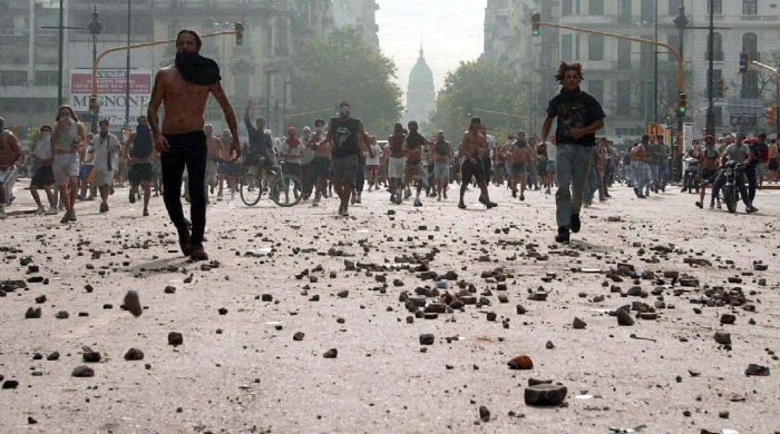 No puede por lo tanto existir otro Estado de derecho paralelo, sin embargo, en México esta premisa enfrenta un desafío existencial.