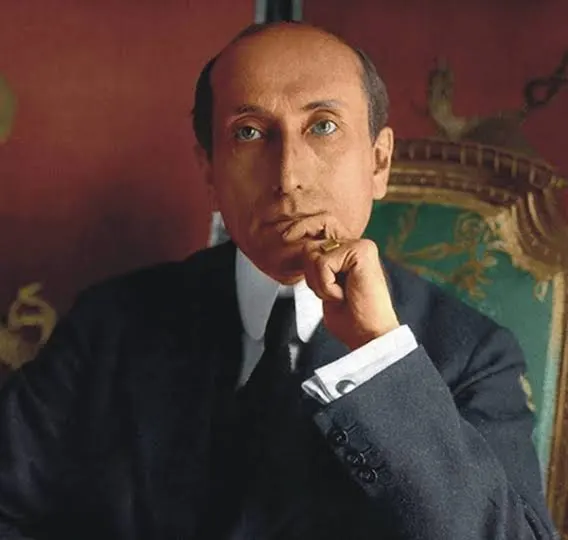 Aunque su obra pertenece a otra época, Amado Nervo conecta con lectores actuales por su lenguaje claro, su profundidad emocional y su invitación a mirar hacia adentro.