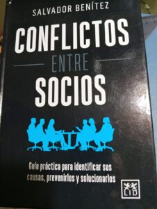 Presentacion del libro de Salvador Benitez titulado "Conflicto entre socios"