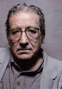 Obras como "Los amorosos" y "La señal" lo consagraron como una figura clave de la literatura mexicana.