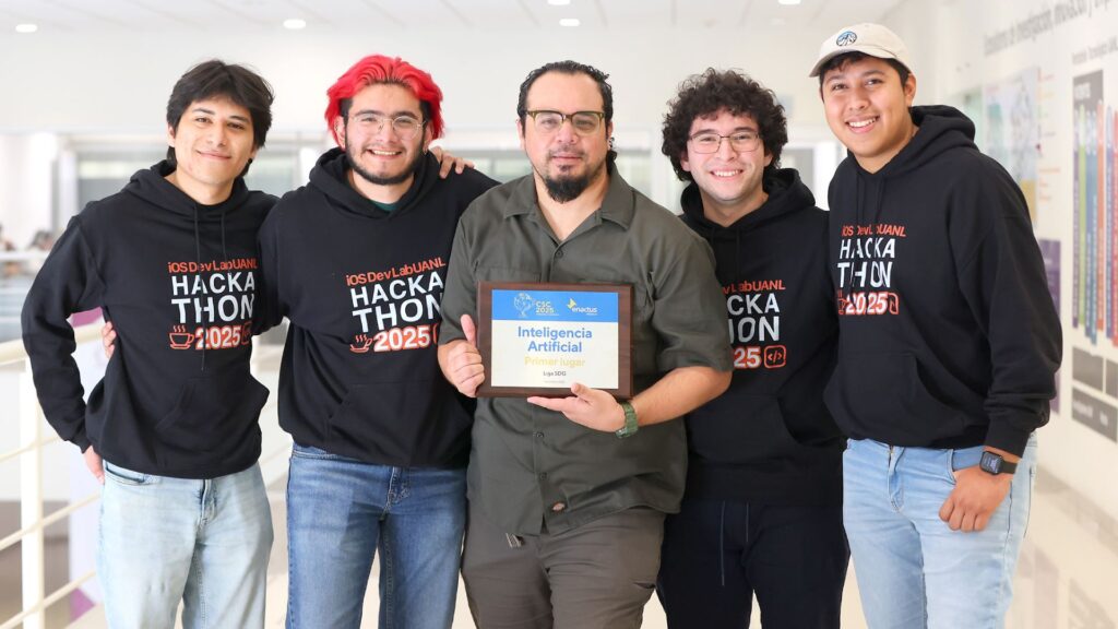 Estudiantes del iOS Development LAB UANL ganaron el primer lugar del Changemakers Social Challenge 2025 con “Moneta”, una app que usa inteligencia artificial para identificar la autenticidad de monedas y billetes mexicanos.