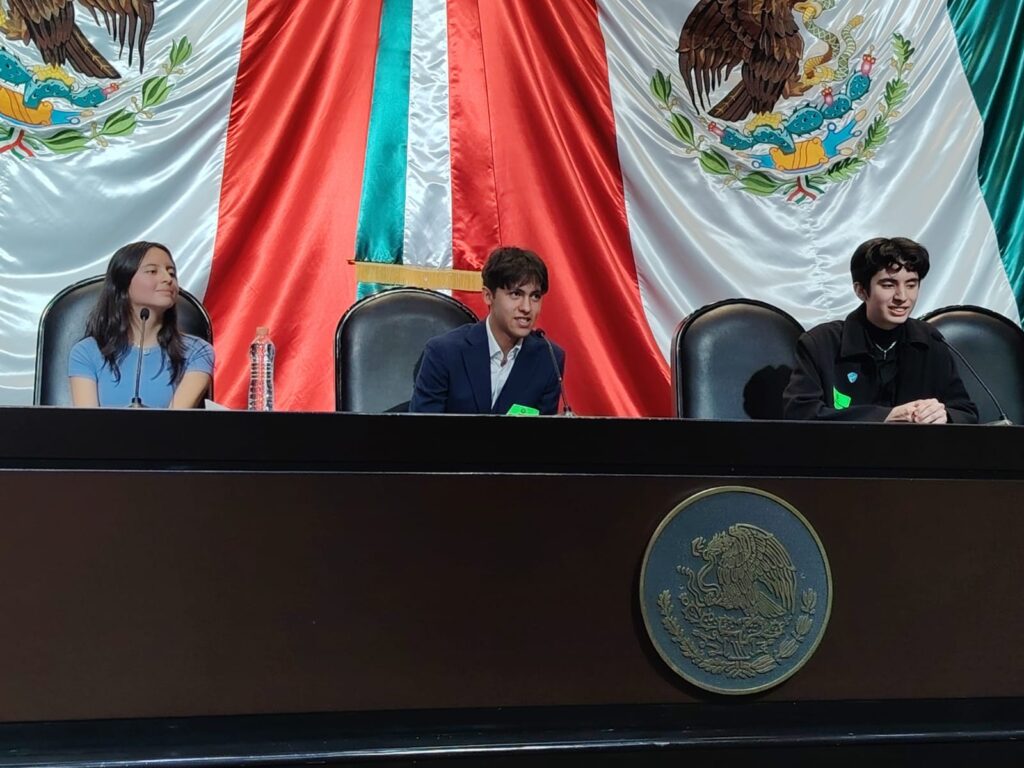 En 2023, más de 606 mil casos de suplantación de identidad afectaron a menores.