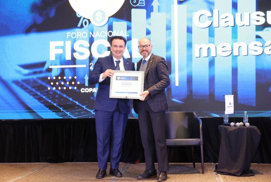 La Confederación Patronal de la República Mexicana (Coparmex) llevó a cabo el Foro Nacional Fiscal 2025, con el objetivo, de acuerdo a su presidente Juan José Sierra Álvarez, es consolidar un sistema fiscal moderno, justo y competitivo, que sostenga el desarrollo económico, impulse la formalidad y genere confianza entre autoridades y contribuyentes.