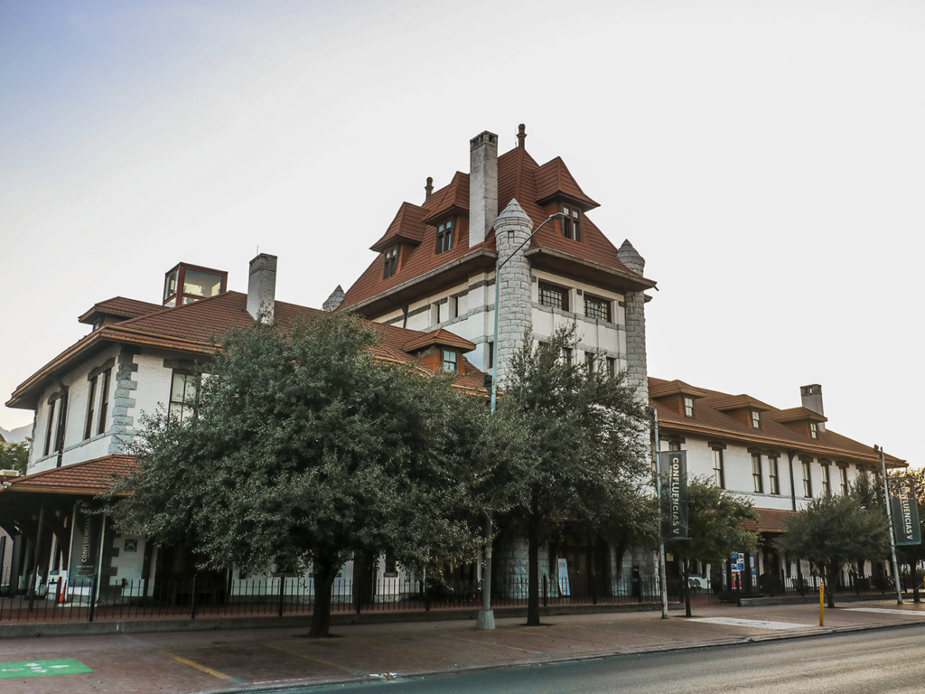 Los miércoles del 14 al 28 de enero, se impartirá el curso “Aproximación a la cultura china”, iniciación a esta milenaria civilización, un acercamiento accesible y dinámico con acentuación en su idioma, además de su escritura, gastronomía, tradiciones