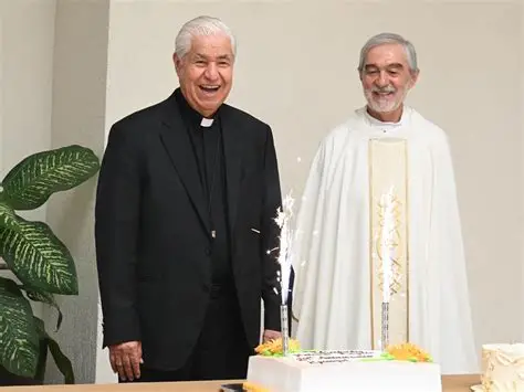 Don Rogelio Cabrera como arzobispo de Monterrey, debido a que cumplió 75 años de vida productiva y dedicada a servir a la comunidad, donde lo pongan.