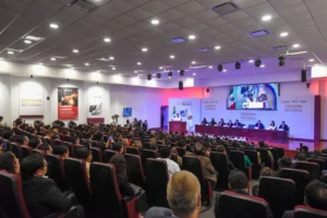 Gobierno de Sheinbaum afina detalles de la reforma electoral que llegará al Congreso.