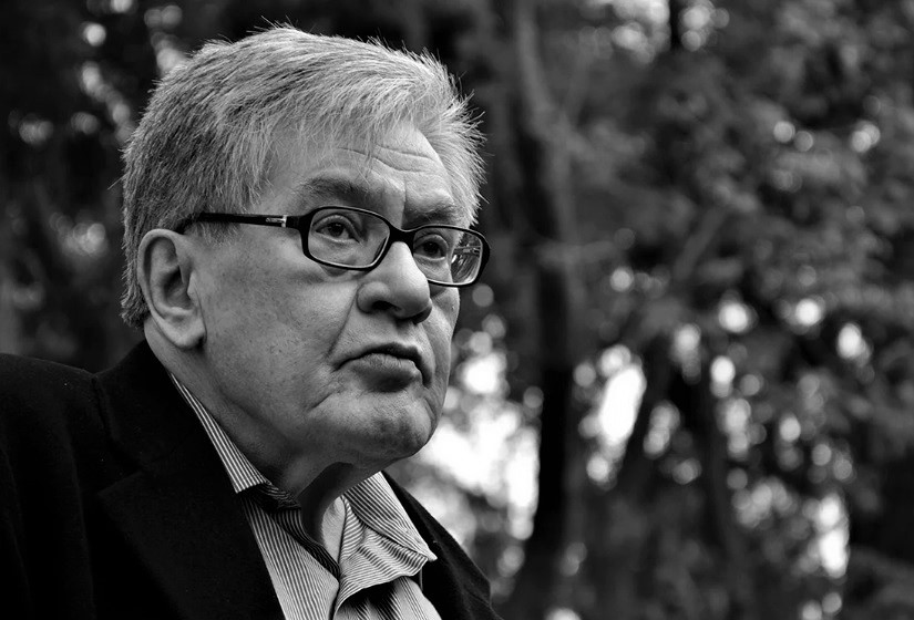 José Emilio Pacheco: la memoria del tiempo y la dignidad de la palabra “El tiempo nos forma y nos borra al mismo tiempo.” Así entendía la poesía José Emilio Pacheco, una de las voces más lúcidas de la literatura mexicana.