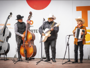 Nuevo León celebró el legado de el "Rey del Acordeón", en un emotivo homenaje multitudinario, en el que más de 20 agrupaciones musicales y de danza folklórica dieron vida a las composiciones más emblemáticas del maestro de China, N.L.
