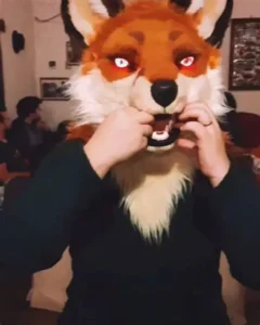 os therian son personas que en su espíritu, alma, mente y emociones se sienten algún animal no racional.