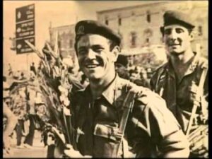 El comandante de ese grupo de rescate se llamaba Yonatan Netanyahu, y fue el único soldado israelí que murió en esa operación