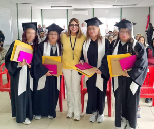 Formarse para volver con la frente en alto: mujeres se titulan en Derecho con apoyo de CONOCER.