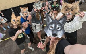 ; los Therian y Furries tienen traumas de origen en sus primeros años,