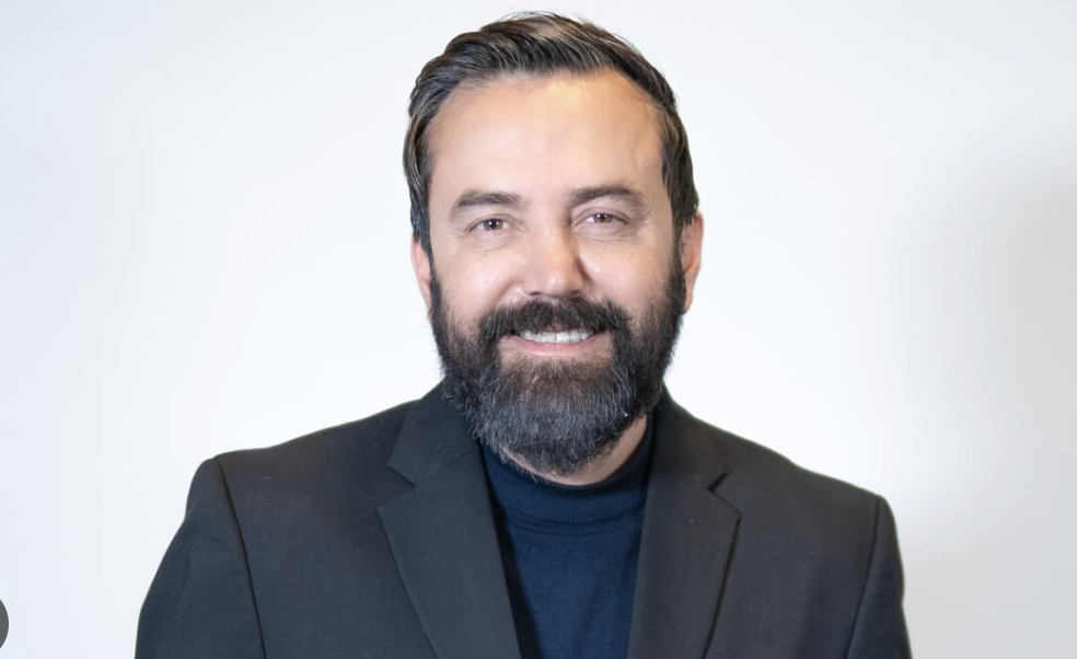 Samuel, Mariana y Miguel Flores gastan Millones de pesos mensualmente en su imagen.