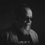 En el San Pedro Garza García de las pretensiones blindadas, el deporte ya no es esfuerzo físico, sino una coreografía de píxeles y estatus.