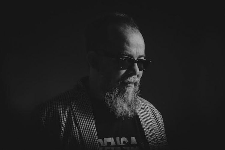 En el San Pedro Garza García de las pretensiones blindadas, el deporte ya no es esfuerzo físico, sino una coreografía de píxeles y estatus.