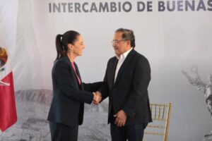 Se reune Mijes y alcaldes del País con la Presidenta Sheinbaum.