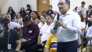 El alcalde de Andrés Mijes planteó la necesidad de impulsar soluciones metropolitanas que permitan atender de manera integral los principales retos que enfrenta la Zona Metropolitana de Monterrey, particularmente en temas de movilidad, infraestructura y desarrollo urbano.