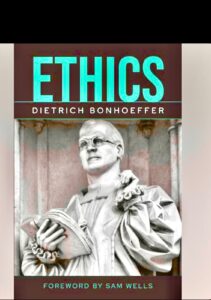 la estupidez es un defecto moral y social (no intelectual), caracterizado por la obediencia ciega, el pensamiento grupal y la incapacidad de razonar críticamente