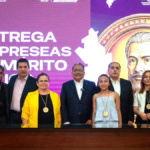 El alcalde Andrés Mijes entregó la Presea al Mérito Cívico 2026 en Escobedo a seis ciudadanos por su contribución al desarrollo social, educativo y deportivo del municipio.