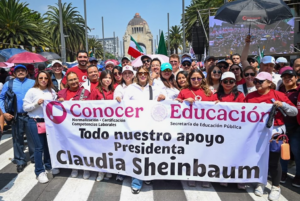 Guille Alvarado asiste al informe de rendición de cuentas de Claudia Sheinbaum en la Ciudad de México