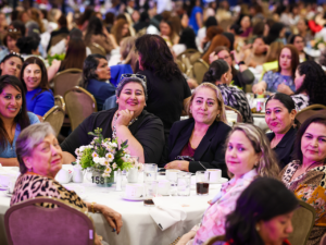 Celebran a mujeres y presumen logros en NL