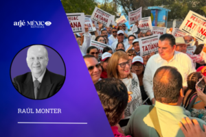 Tatiana Clouthier optó por una ruta distinta: realizó el trámite de manera virtual y encabezó un evento político en la sede estatal del partido en Monterrey.