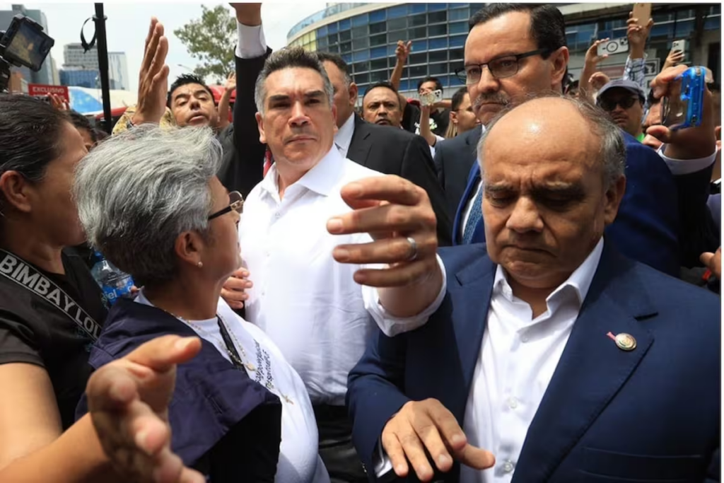 Alito es multimillonario gracias a la compra de terrenos baratos