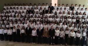 UANL y Guille Alvarado reconoce talento estudiantil con certificaciones