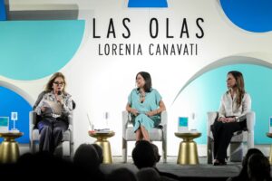 Las Olas, el libro de Lorenia Canavati, es una voz resiliente que nos invita a la reflexión.
