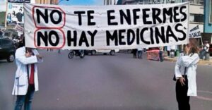 A pesar de las evidencias de falta de medicinas e insumos, el gobierno lo niega
